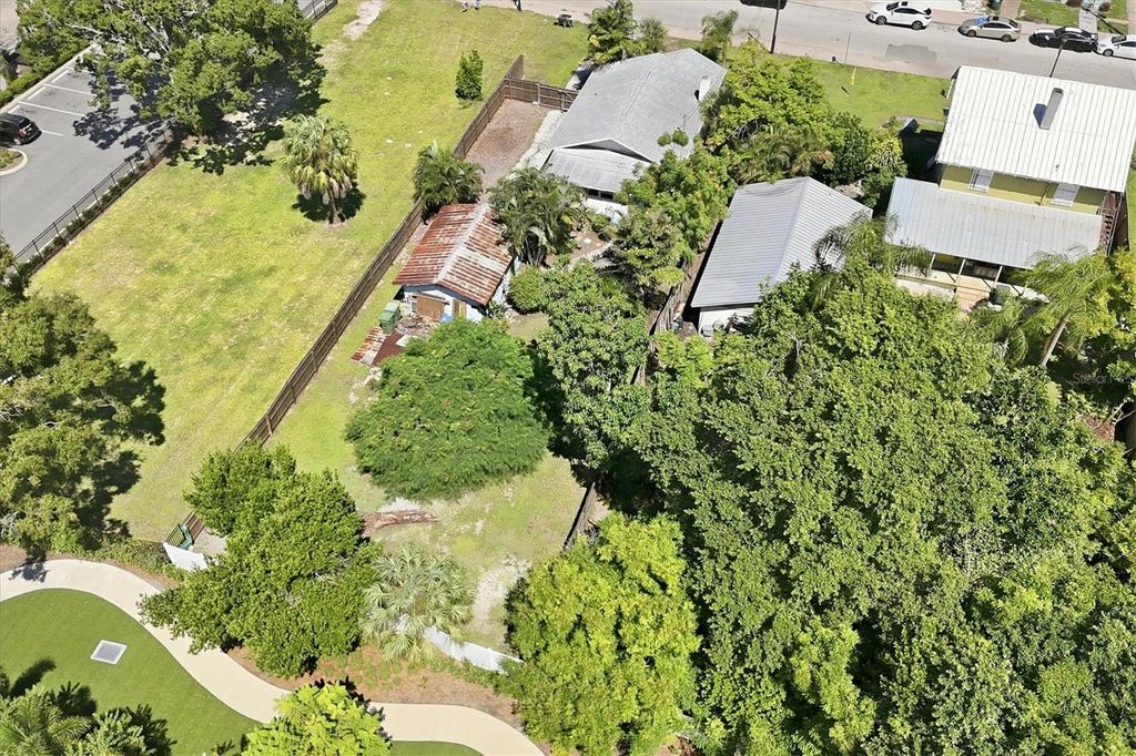 Image 34 of property listing at 1309 13TH AVENUE W, Bradenton, FL 34205