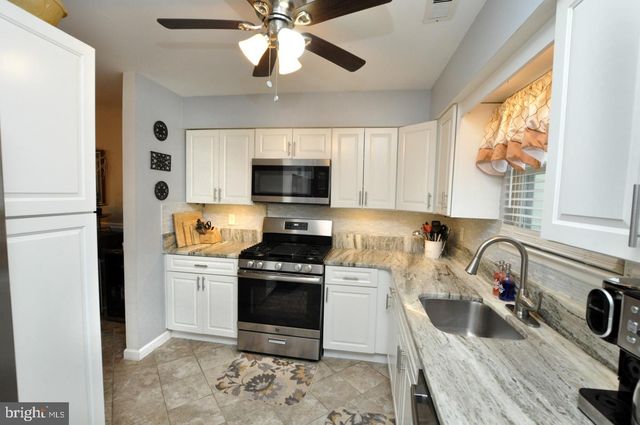 19 BLACKHAWK CT, Medford, NJ 08055