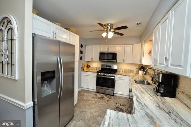 19 BLACKHAWK CT, Medford, NJ 08055