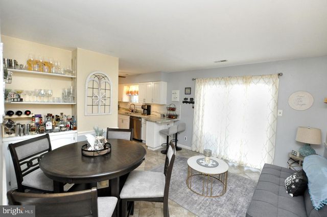 19 BLACKHAWK CT, Medford, NJ 08055