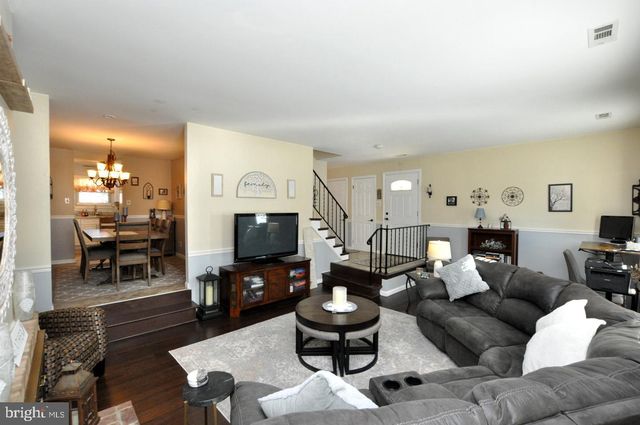 19 BLACKHAWK CT, Medford, NJ 08055