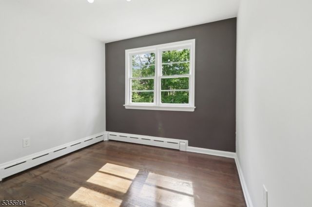 8 Oak St, Netcong Boro, NJ 07857