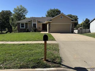 1053 SW Harvey ST, Topeka, KS 66604