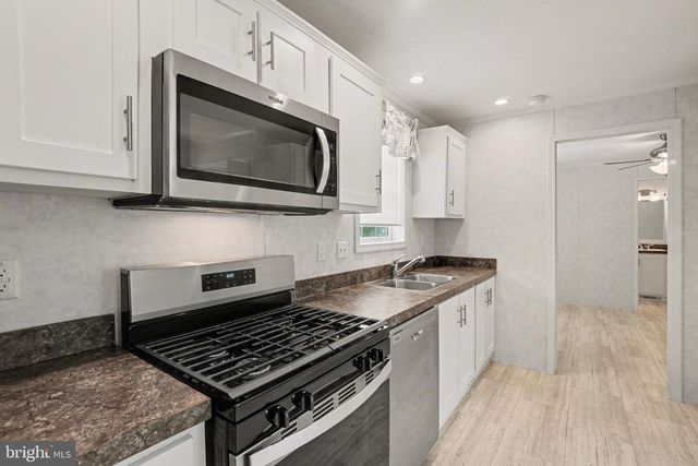 7 LEBANON VALLEY CT, Lebanon, PA 17046