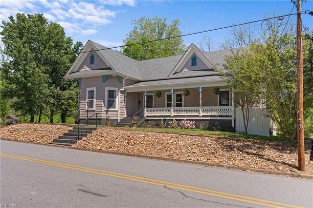 212 Gwyn Avenue, Elkin, NC 28621