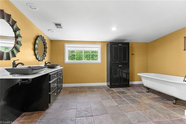 212 Gwyn Avenue, Elkin, NC 28621