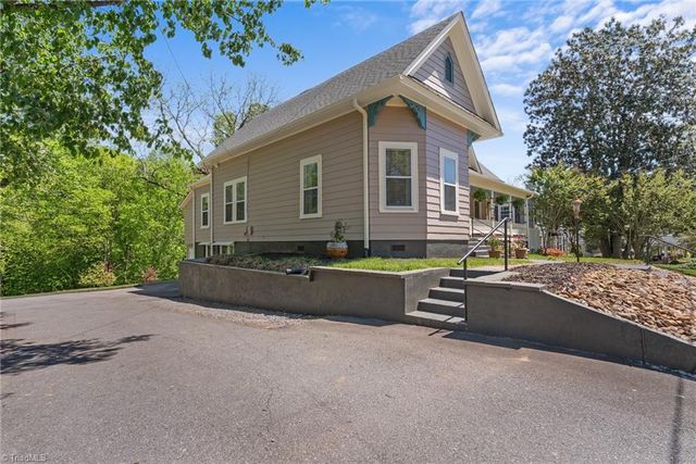 212 Gwyn Avenue, Elkin, NC 28621