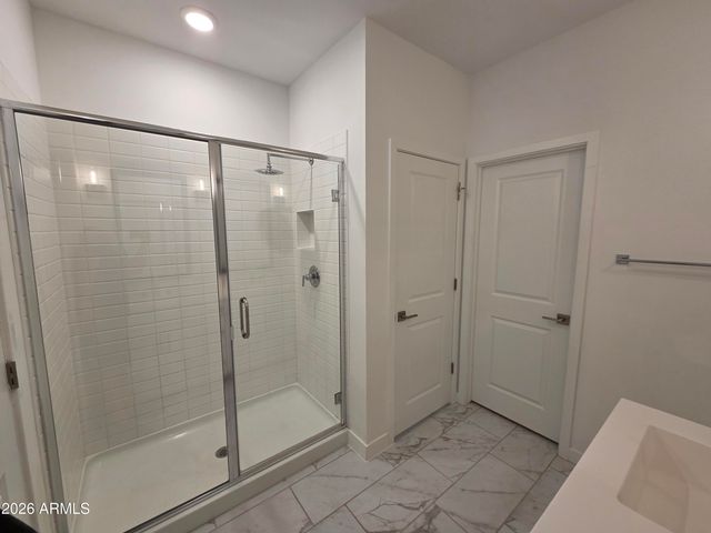 8631 W AUGUSTA Avenue, Glendale, AZ 85305
