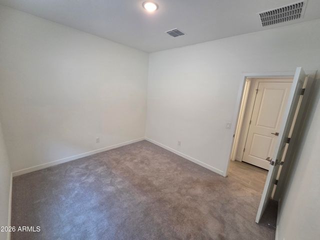 8631 W AUGUSTA Avenue, Glendale, AZ 85305