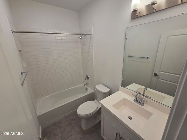 8631 W AUGUSTA Avenue, Glendale, AZ 85305
