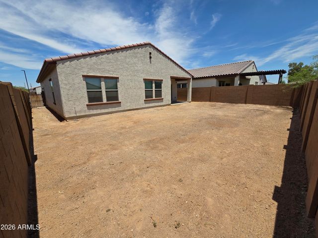 8631 W AUGUSTA Avenue, Glendale, AZ 85305