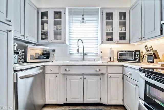 2035 Tuck ST, Chesapeake, VA 23322