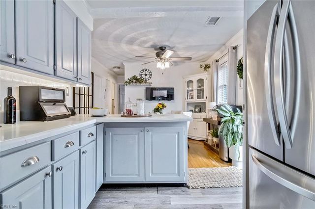 2035 Tuck ST, Chesapeake, VA 23322