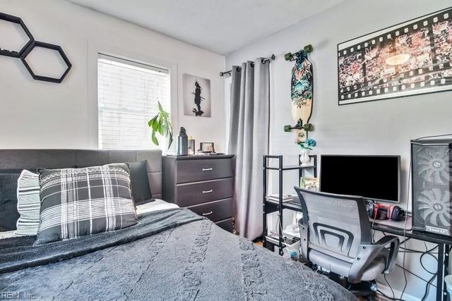 2035 Tuck ST, Chesapeake, VA 23322