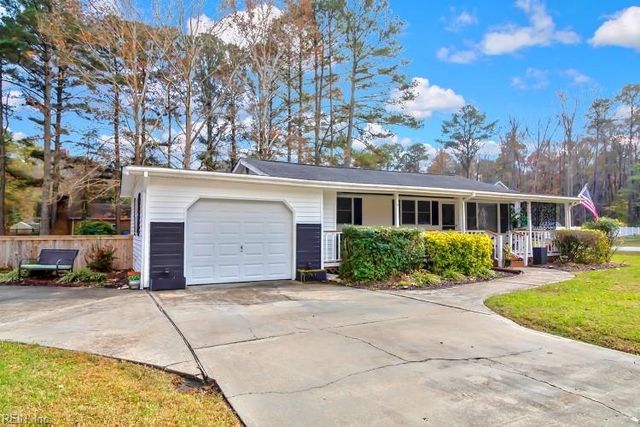 2035 Tuck ST, Chesapeake, VA 23322