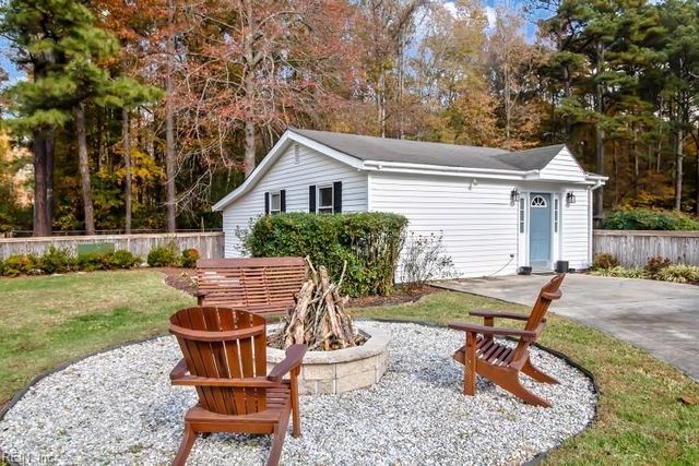 2035 Tuck ST, Chesapeake, VA 23322