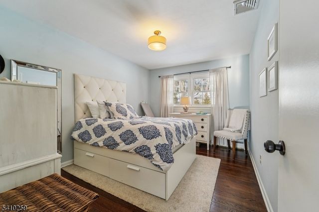 6 Browning Ct, Roseland Boro, NJ 07068