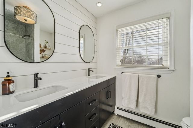 6 Browning Ct, Roseland Boro, NJ 07068