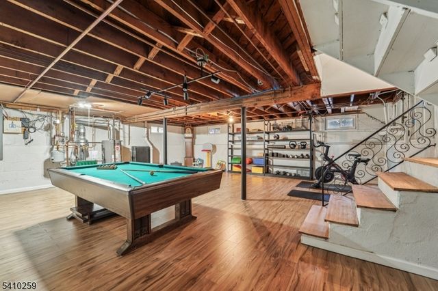 6 Browning Ct, Roseland Boro, NJ 07068