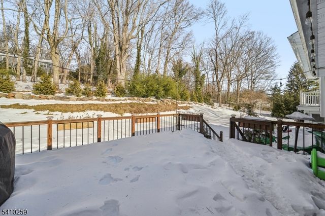 6 Browning Ct, Roseland Boro, NJ 07068