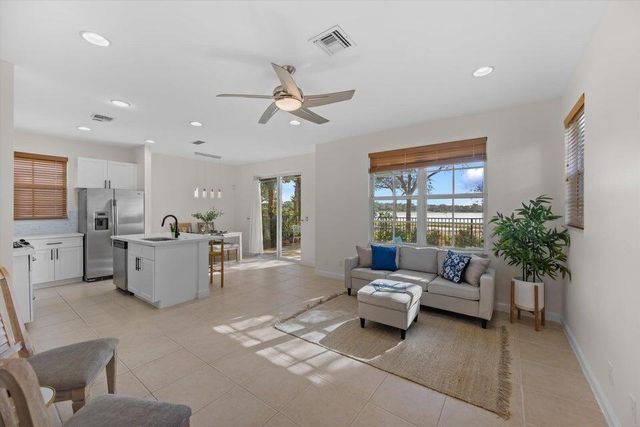 546 Tomahawk Court, Palm Beach Gardens, FL 33410