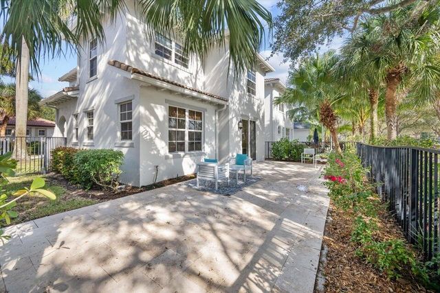 546 Tomahawk Court, Palm Beach Gardens, FL 33410