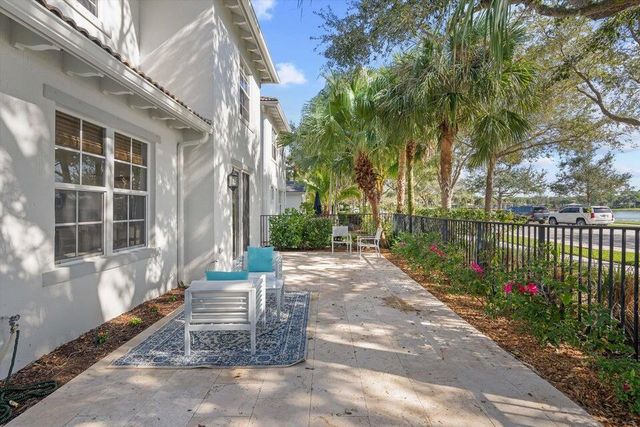 546 Tomahawk Court, Palm Beach Gardens, FL 33410