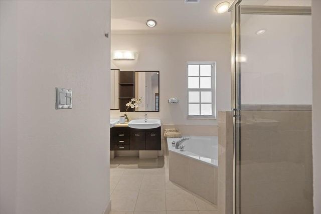 546 Tomahawk Court, Palm Beach Gardens, FL 33410