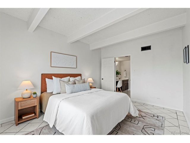 9725 E Harvard Ave T-323, Denver, CO 80231