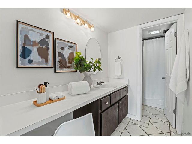 9725 E Harvard Ave T-323, Denver, CO 80231