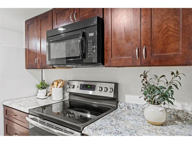 9725 E Harvard Ave T-323, Denver, CO 80231