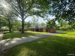 14060 Agusta Drive, Chesterfield, MO 63017