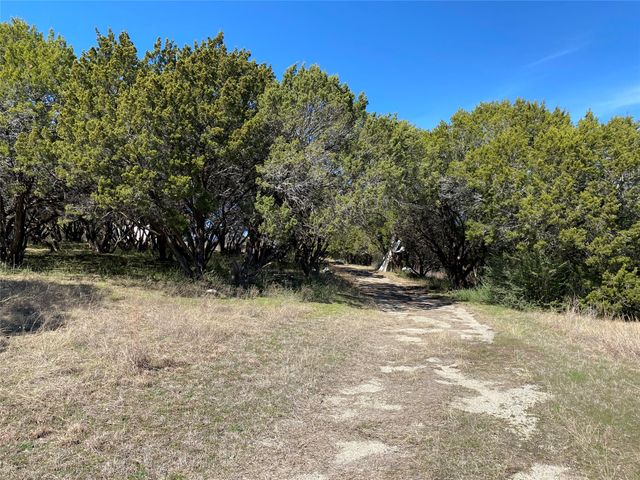 8452 Hilltop Drive, Cleburne, TX 76033