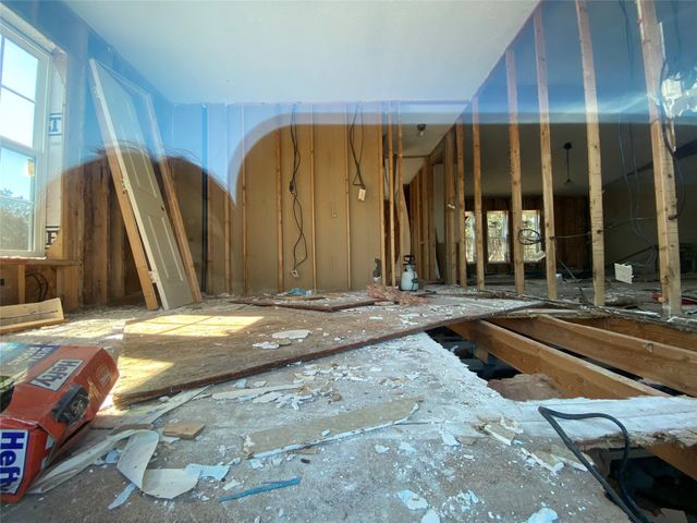 8452 Hilltop Drive, Cleburne, TX 76033