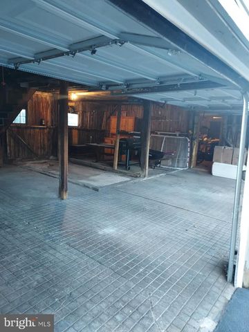 57 N CHARLOTTE ST, Manheim, PA 17545