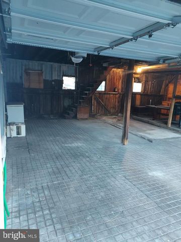 57 N CHARLOTTE ST, Manheim, PA 17545