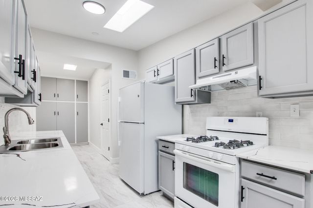 2754 N Tyndall Avenue, Tucson, AZ 85719