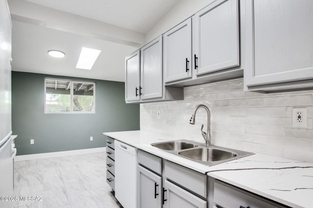 2754 N Tyndall Avenue, Tucson, AZ 85719