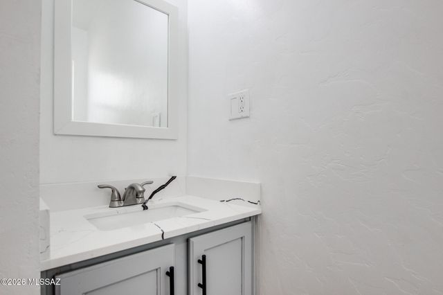2754 N Tyndall Avenue, Tucson, AZ 85719