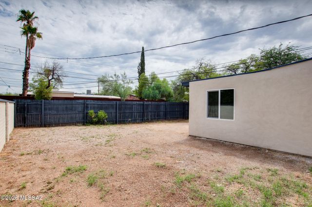 2754 N Tyndall Avenue, Tucson, AZ 85719
