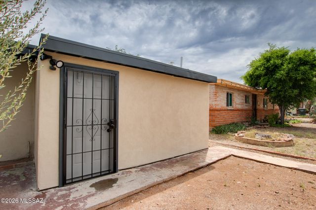 2754 N Tyndall Avenue, Tucson, AZ 85719
