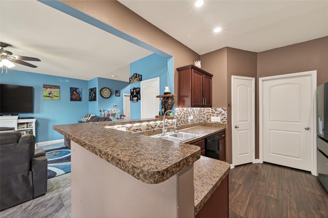 2085 Saras Way, Brookshire, TX 77423
