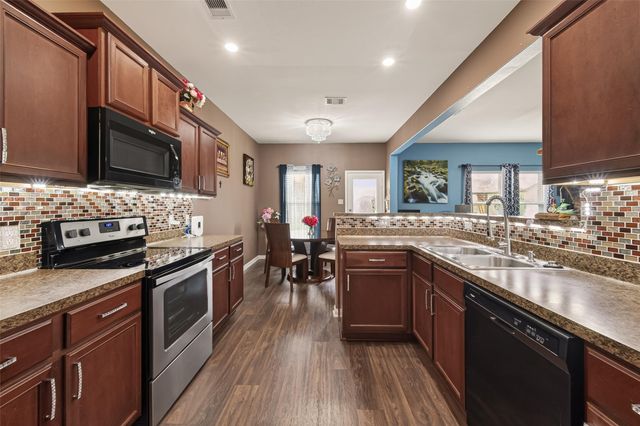 2085 Saras Way, Brookshire, TX 77423