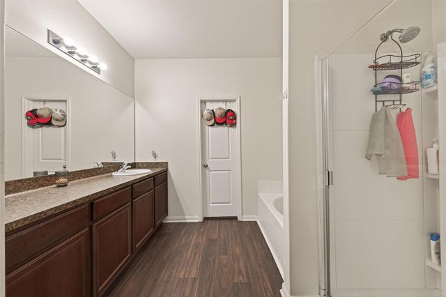 2085 Saras Way, Brookshire, TX 77423