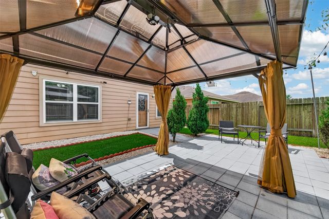 2085 Saras Way, Brookshire, TX 77423