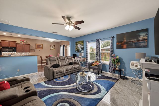 2085 Saras Way, Brookshire, TX 77423