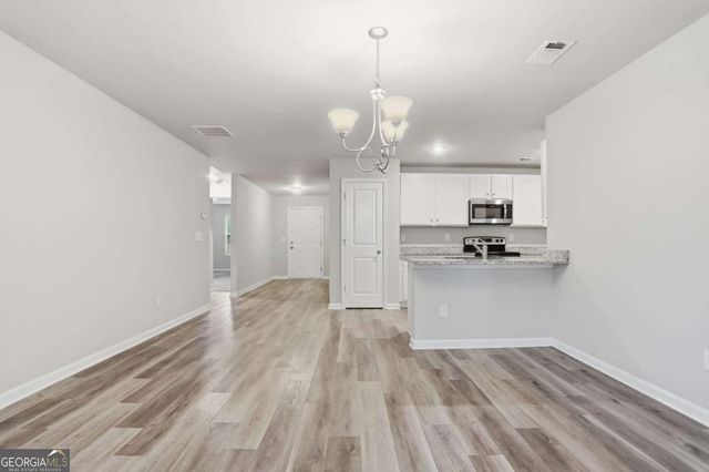 112 W Lexington Avenue, Griffin, GA 30223