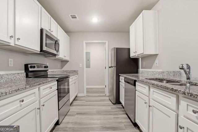 112 W Lexington Avenue, Griffin, GA 30223