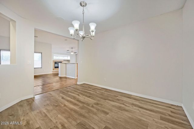 906 W DESERT HOLLOW Drive, San Tan Valley, AZ 85143