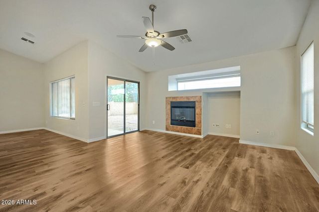 906 W DESERT HOLLOW Drive, San Tan Valley, AZ 85143